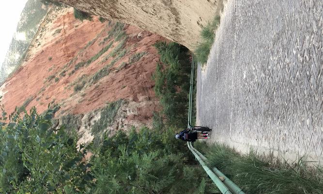 跋涉天山（翻越荒野与挑战自我）