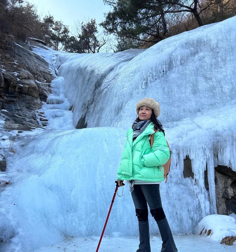 冬季的风景线——一场寻找自我的旅行（神秘的雪山、缀满冰晶的枝头、魔幻般的夜空）