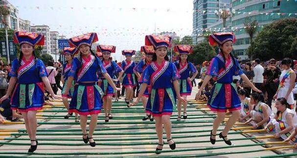 三月三，良辰吉日（少女追求幸福的故事）