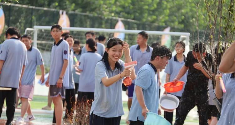 《欢乐校园》（同学聚会的快乐）