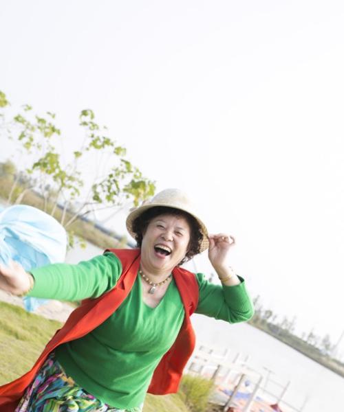 老师的笑声（让我们感受幸福）