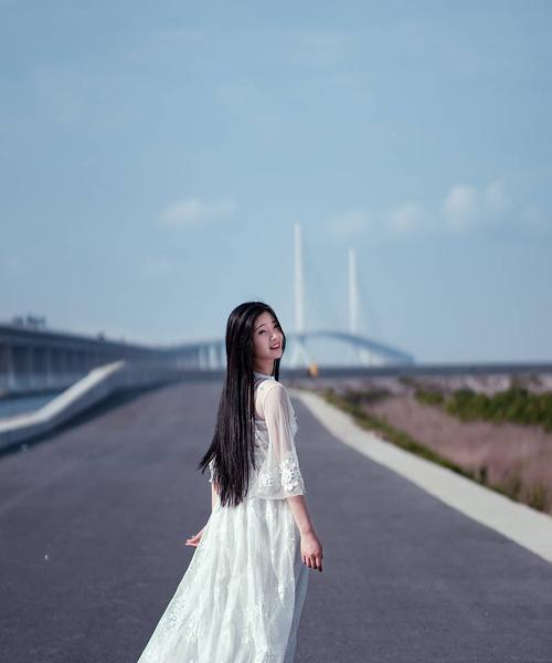 仰望天空，青春阳光正好（寻找自己，追逐梦想）