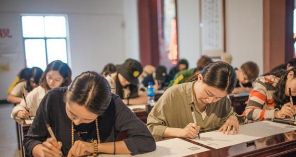 播下梦想的种子，开启人生巅峰（从一场比赛到世界冠军，小女孩的奋斗之路）