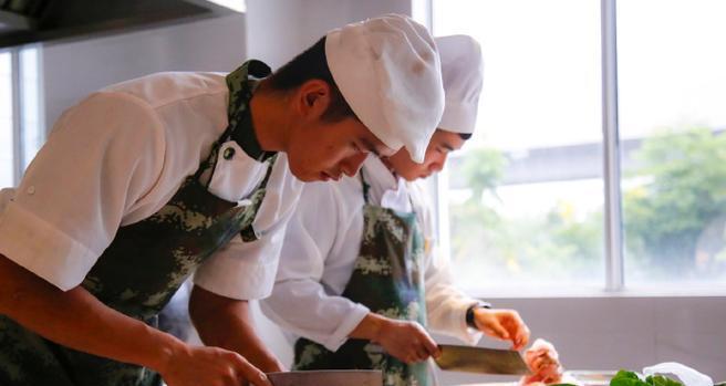 TheFeastofaLifetime（ACulinaryAdventurewithOldFriends）